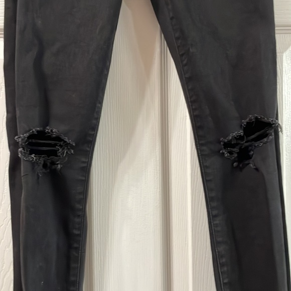 ❤️ 5/$25 - Abercrombie and Fitch crop jean Sz 2 - Picture 3 of 7